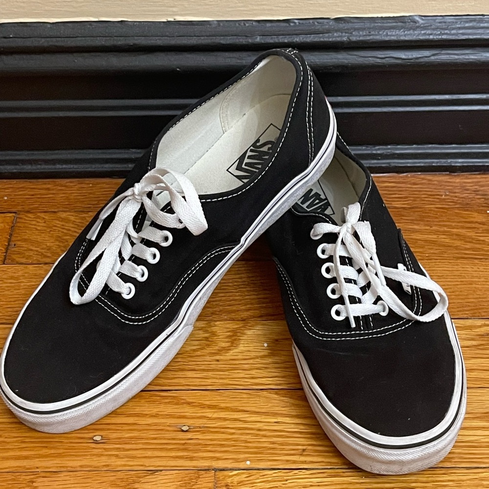 Men’s Black and White Vans Sneakers 10.5